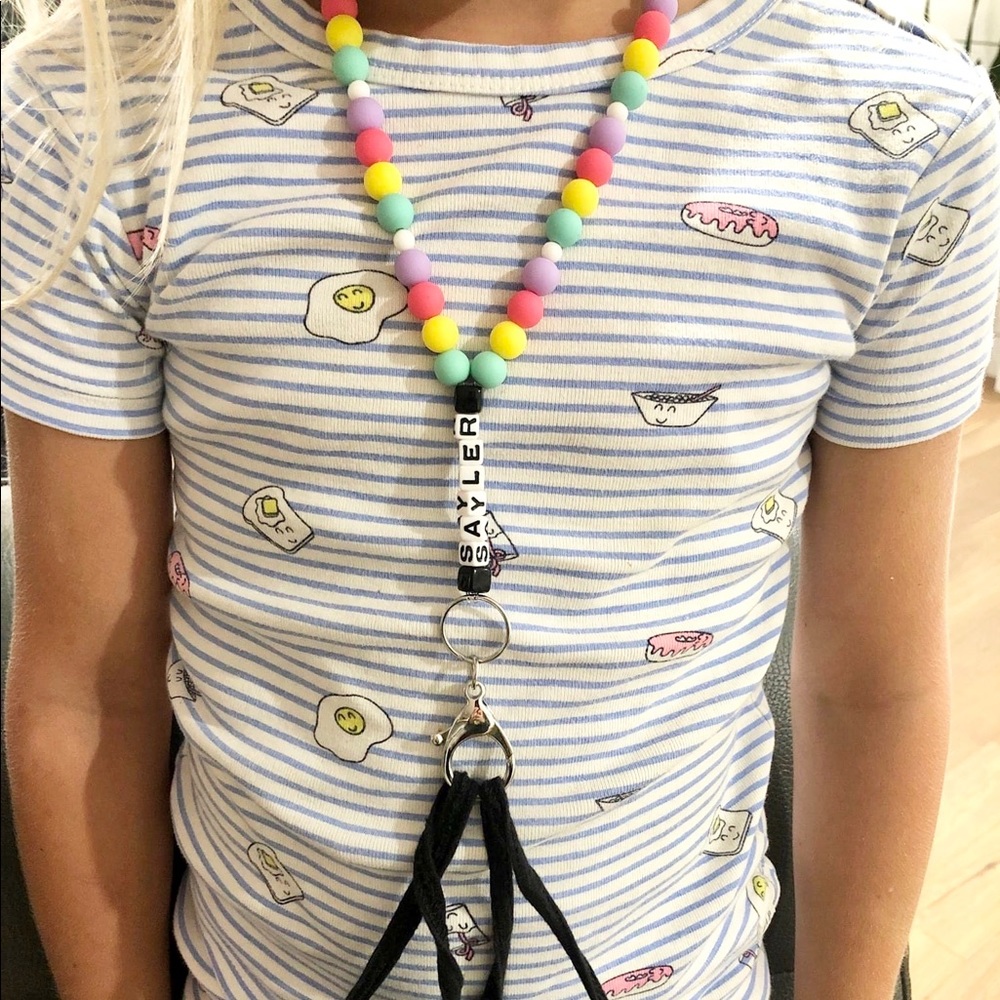 Lanyard for kids face mask.